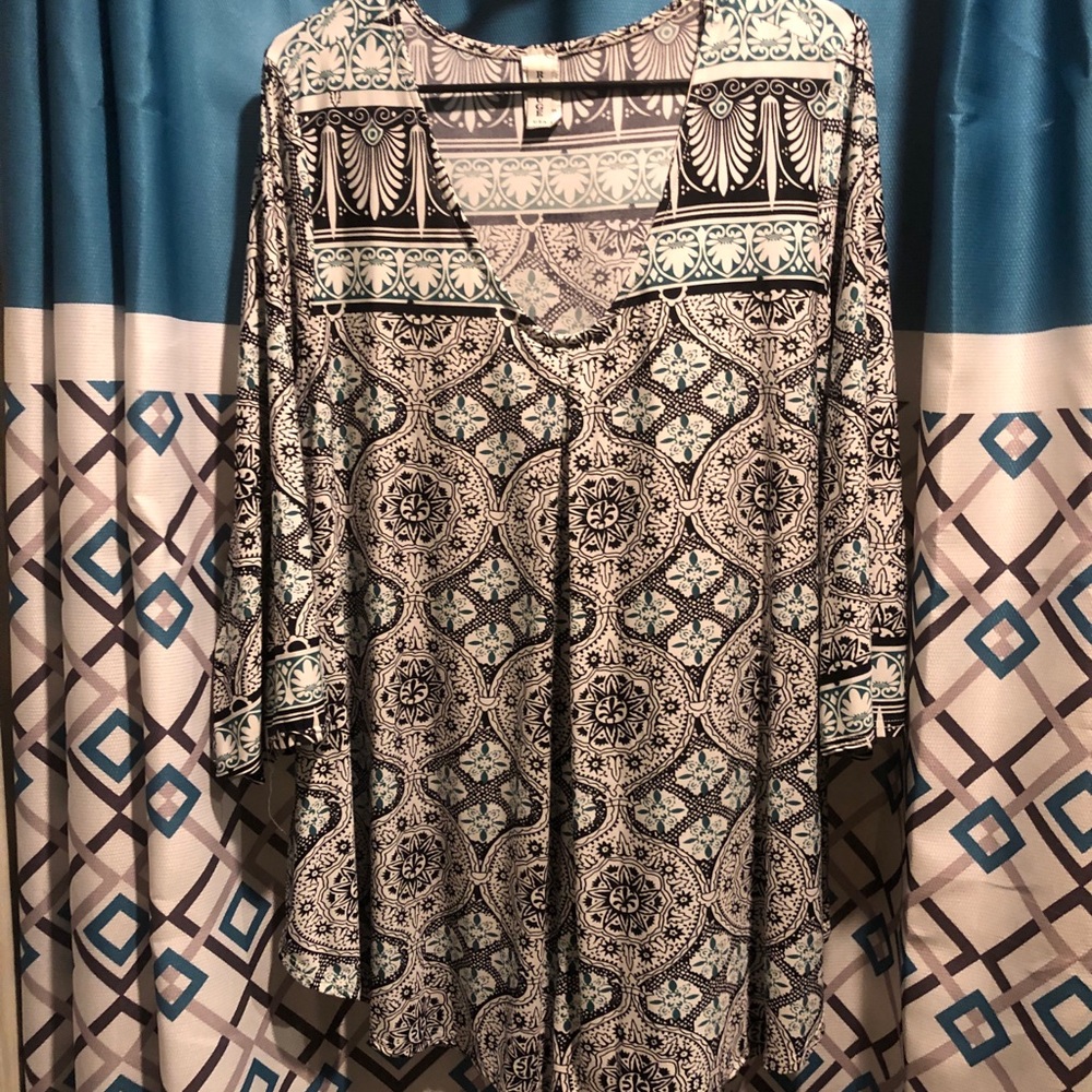 Flowy Pattern Top - image 1